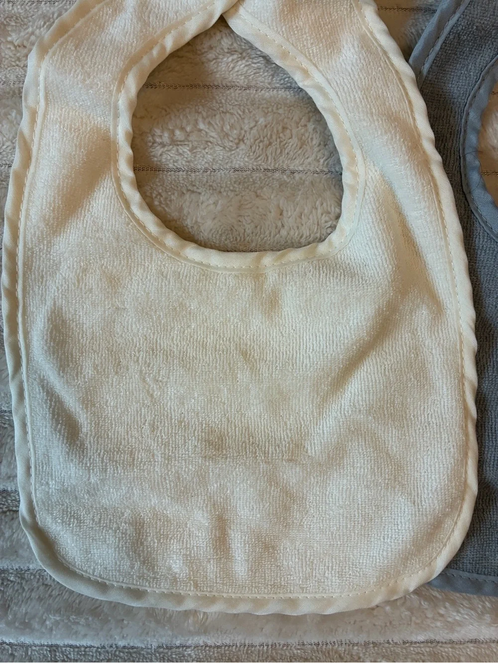 🤍 Gray & White Baby Bib + Burp Cloth Bundle — 9 Pieces 🧸